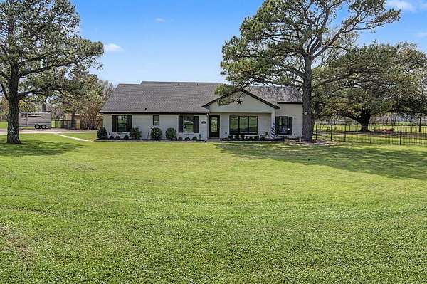 4.5 Acres of Land with Home for Sale in Southlake, Texas