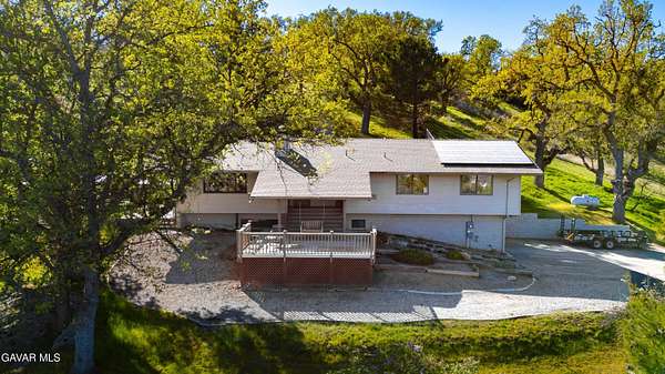 5.17 Acres of Land with Home for Sale in Tehachapi, California