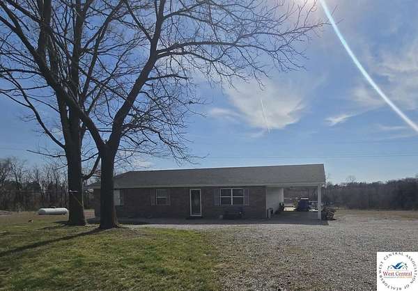 10.6 Acres of Land with Home for Sale in California, Missouri