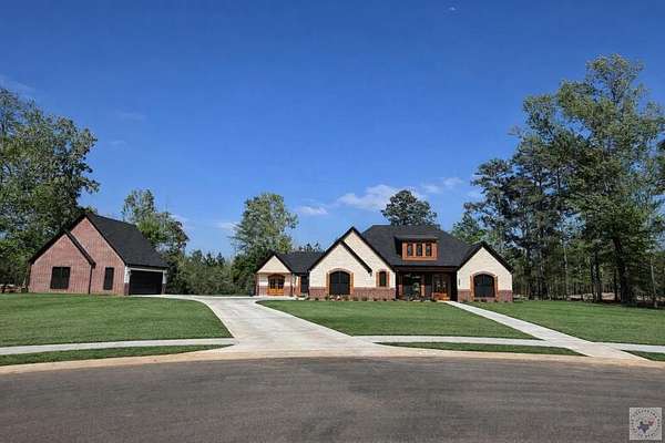 2.1 Acres of Land with Home for Sale in Texarkana, Arkansas