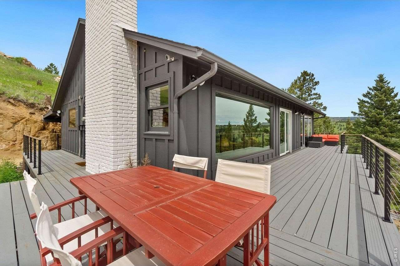 3.1 Acres of Land with Home for Sale in Boulder, Colorado