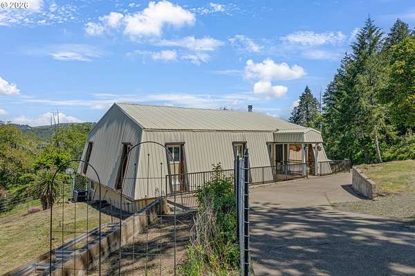 5.43 Acres of Land with Home for Sale in Roseburg, Oregon