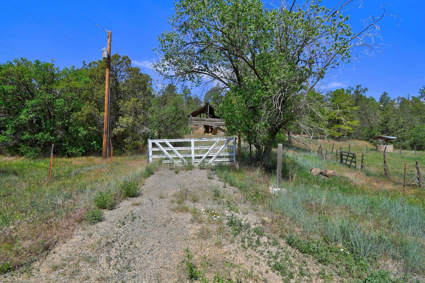 10.7 Acres of Land for Sale in Tijeras, New Mexico