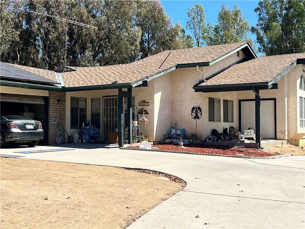 1.52 Acres of Land with Home for Sale in Hemet, California