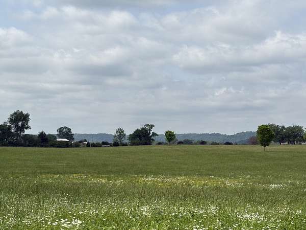 26 Acres of Agricultural & Residential Land for Sale in Quebeck, Tennessee