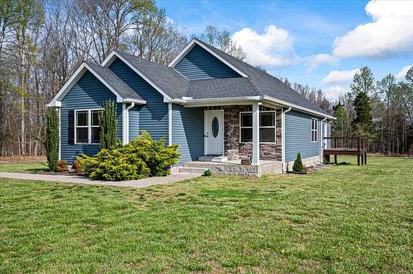 5.69 Acres of Land with Home for Sale in Lafayette, Tennessee