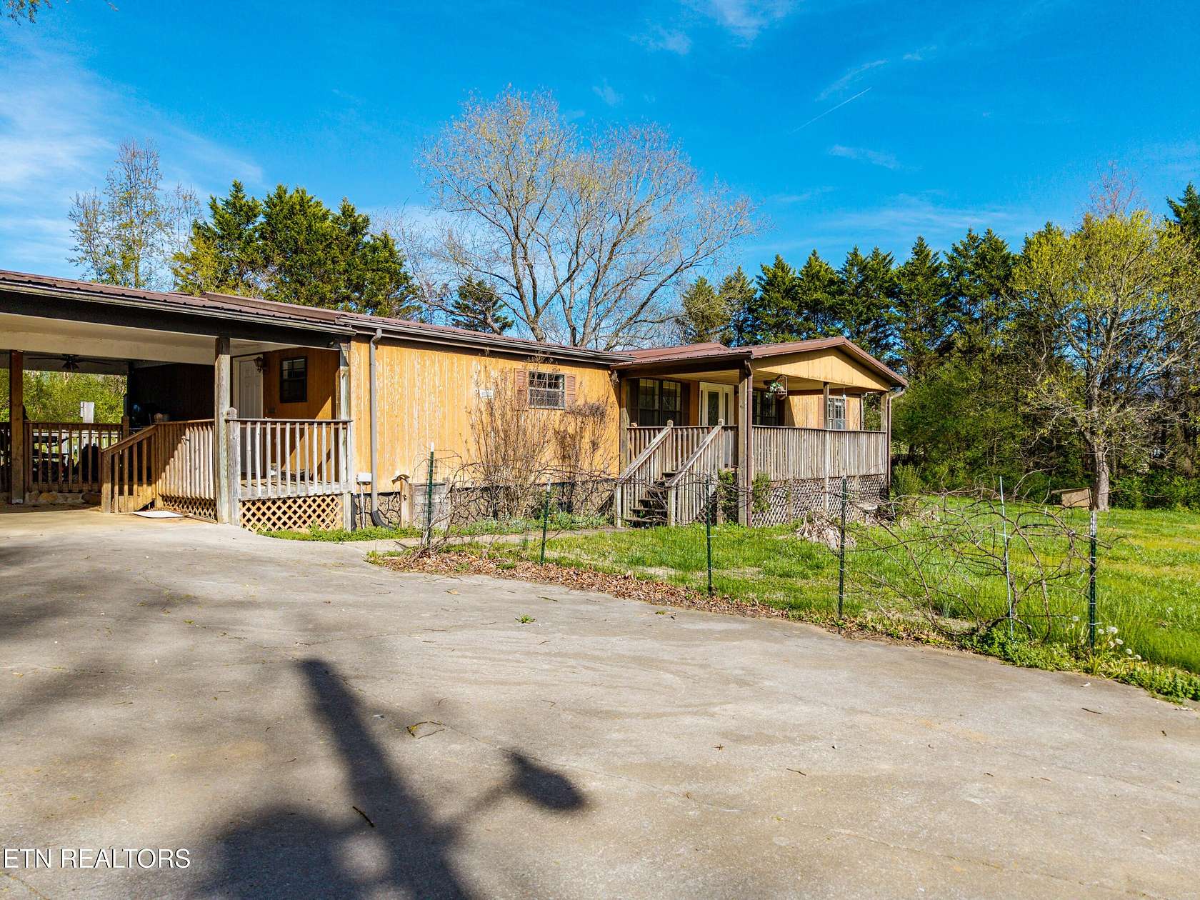 2 Acres of Land with Home for Sale in Maryville, Tennessee