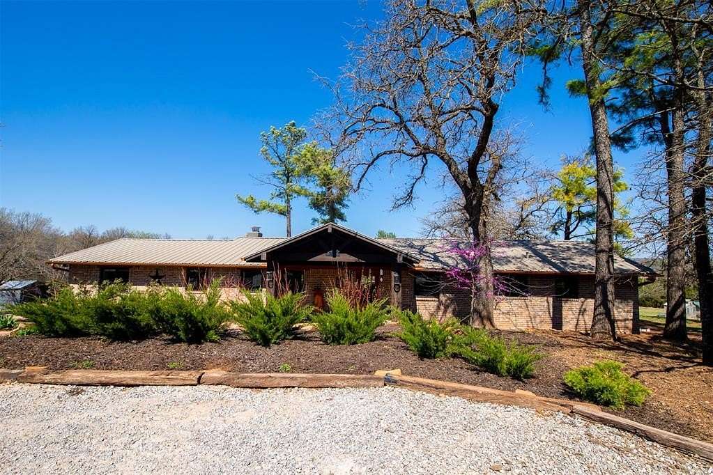 4.54 Acres of Land with Home for Sale in Guthrie, Oklahoma