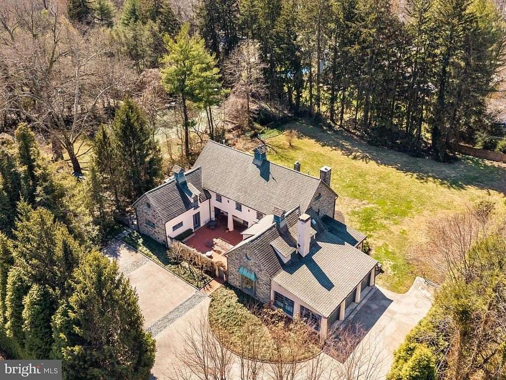 1.67 Acres of Land with Home for Sale in Bryn Mawr, Pennsylvania