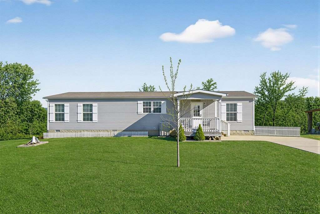12.4 Acres of Land with Home for Sale in Celina, Tennessee