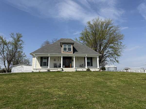 40.3 Acres of Land with Home for Sale in Shelbyville, Tennessee