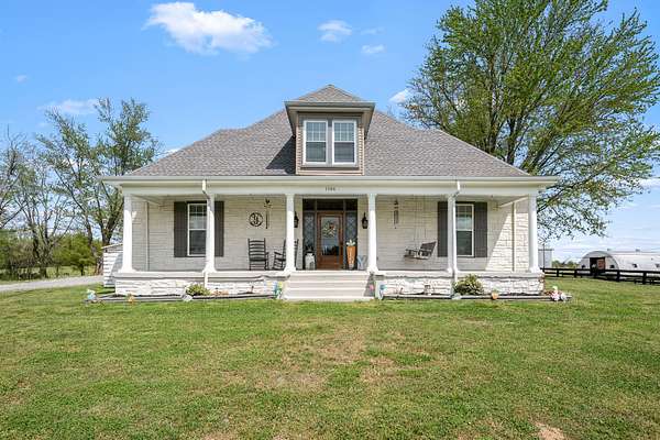 40.3 Acres of Land with Home for Sale in Shelbyville, Tennessee