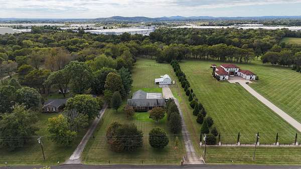2.8 Acres of Land with Home for Auction in Murfreesboro, Tennessee