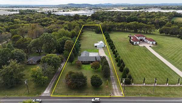 2.8 Acres of Land with Home for Auction in Murfreesboro, Tennessee