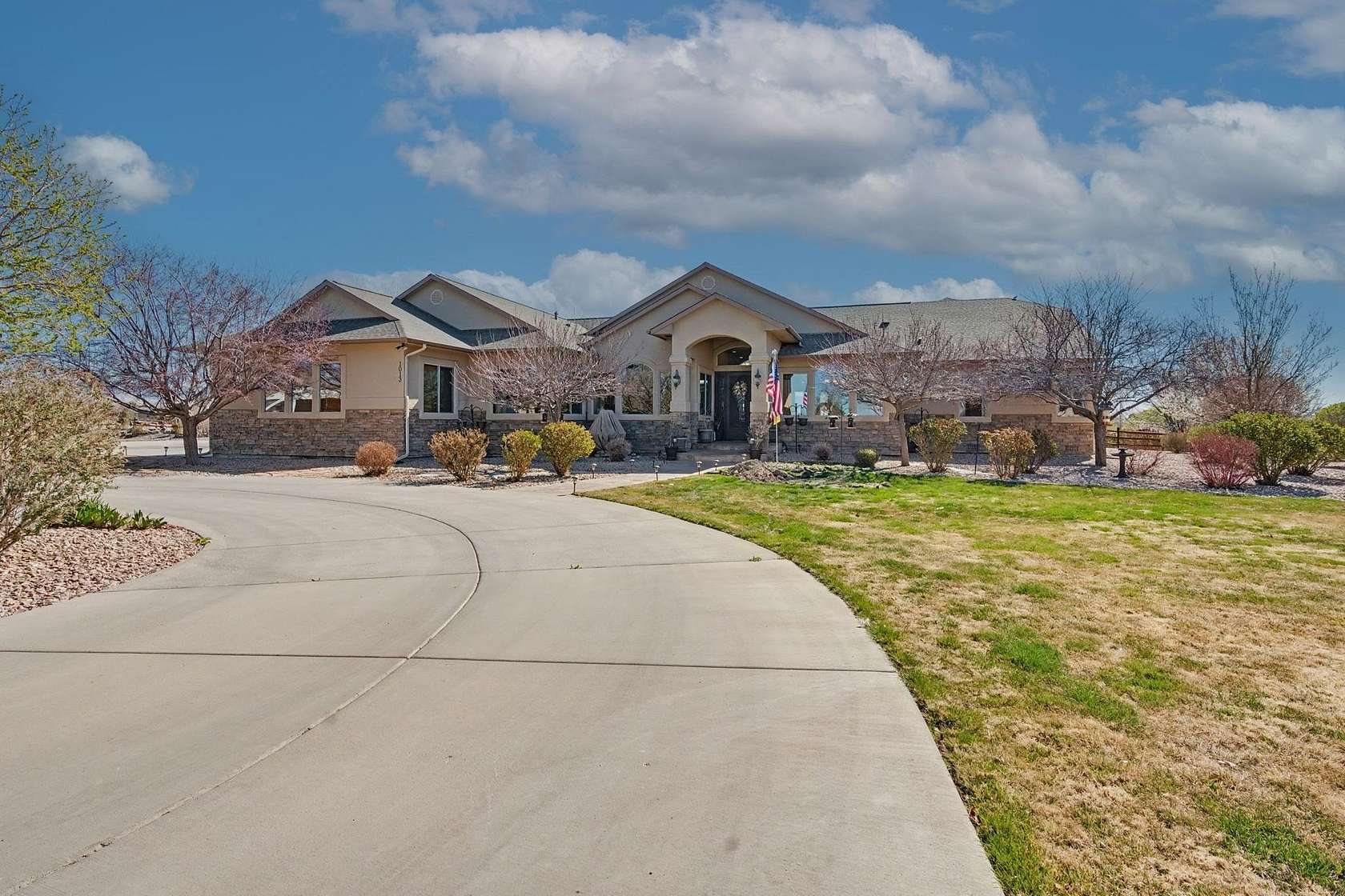 2 Acres of Land with Home for Sale in Grand Junction, Colorado