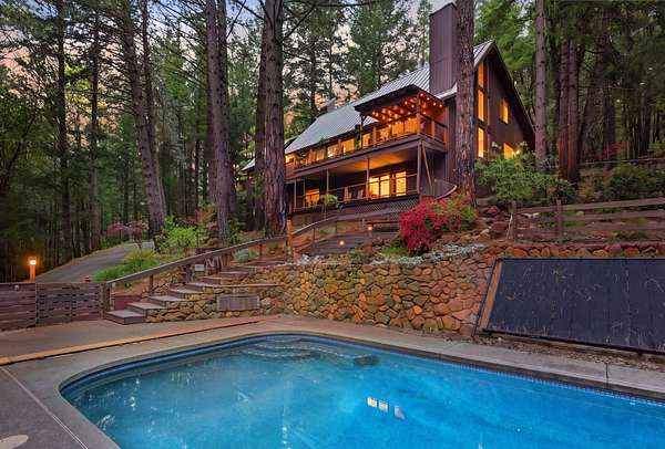 5 Acres of Land with Home for Sale in Wilderville, Oregon