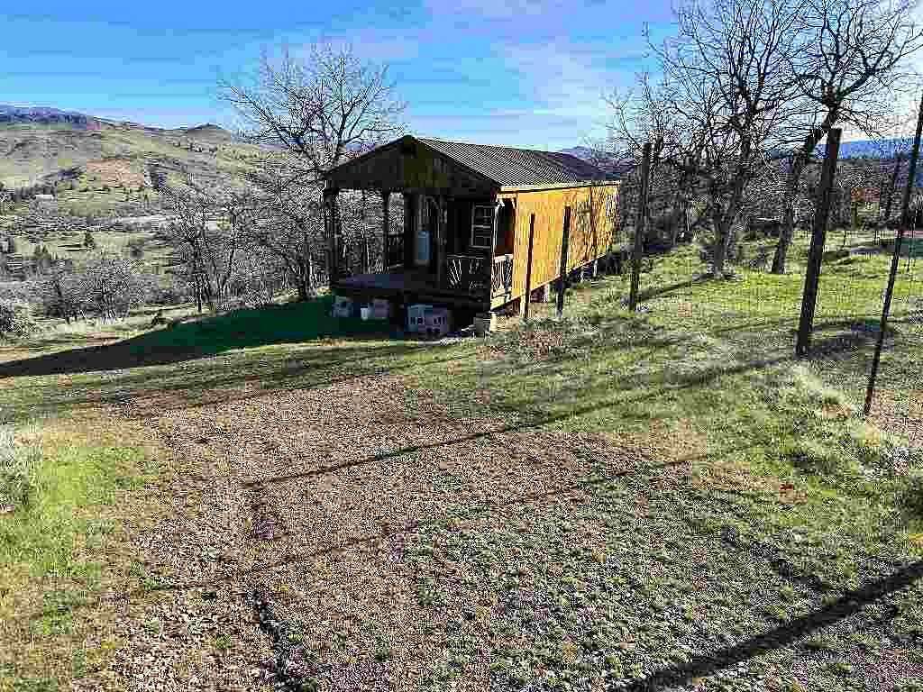 2.87 Acres of Residential Land for Sale in Hornbrook, California