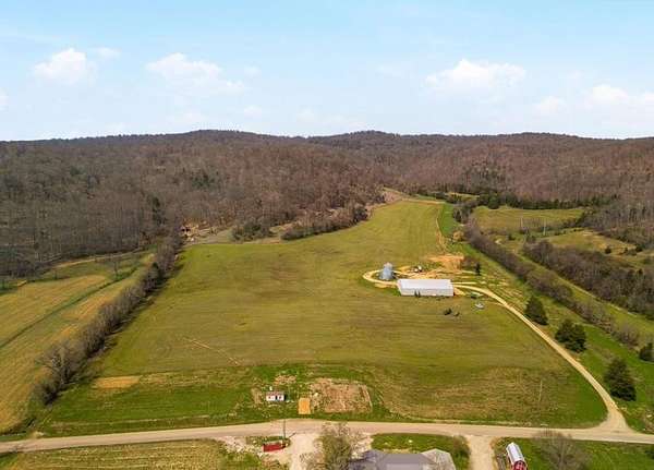 130 Acres of Land for Auction in Sparta, Tennessee