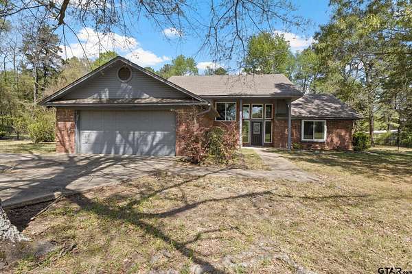 1.5 Acres of Land with Home for Sale in Mount Pleasant, Texas