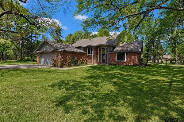 1.5 Acres of Land with Home for Sale in Mount Pleasant, Texas