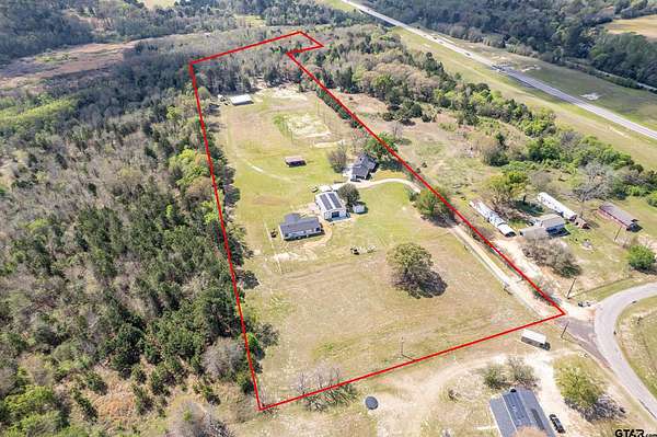 18.2 Acres of Land with Home for Sale in Tyler, Texas