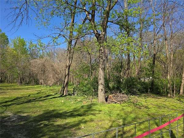 2.5 Acres of Residential Land for Sale in Sedalia, Missouri