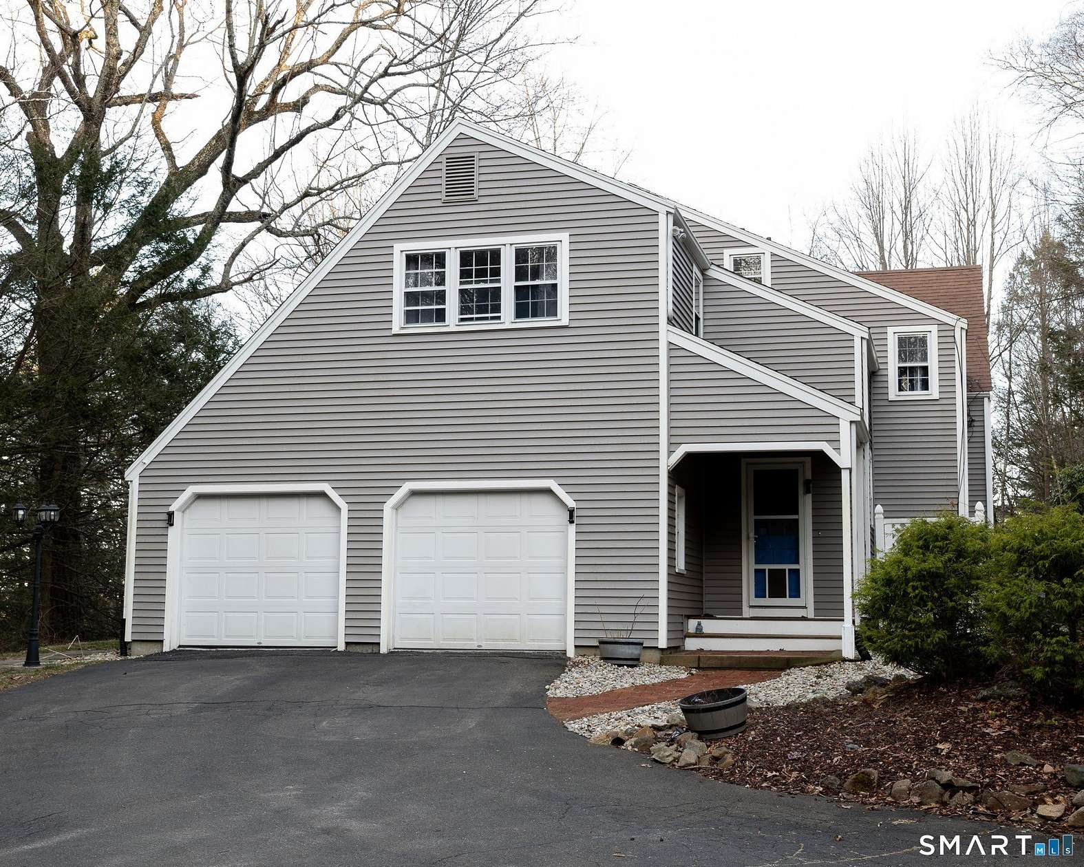 4 Acres of Land with Home for Sale in Simsbury, Connecticut