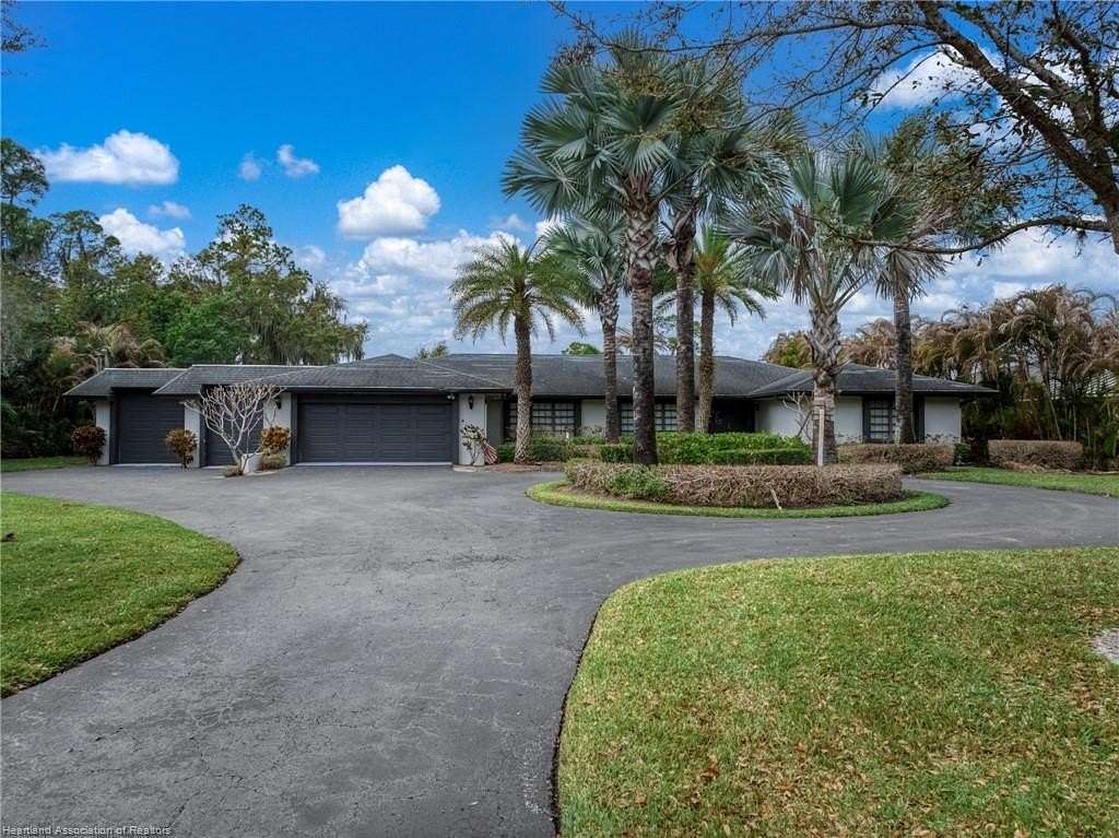 1.7 Acres of Land with Home for Sale in Lake Placid, Florida