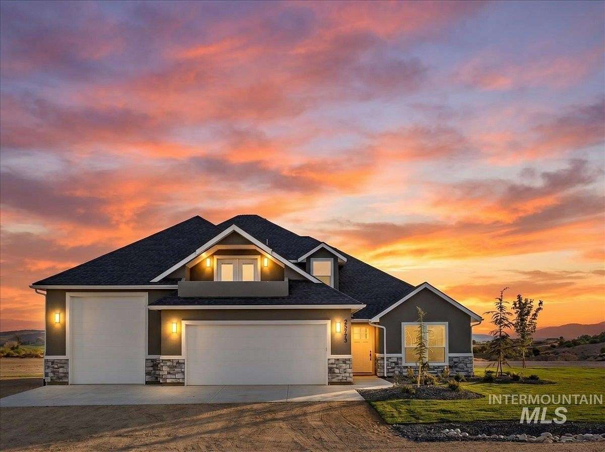 2 Acres of Land with Home for Sale in Parma, Idaho