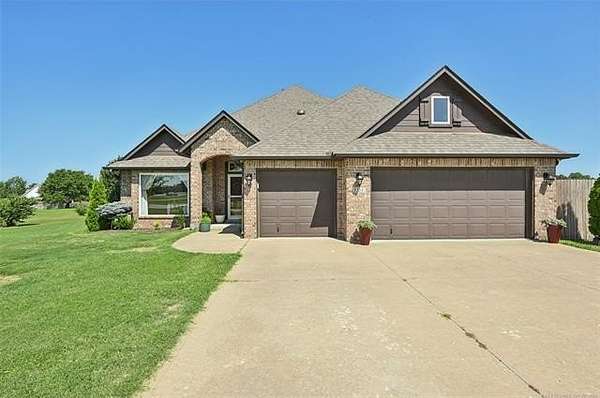 3.12 Acres of Land with Home for Sale in Broken Arrow, Oklahoma