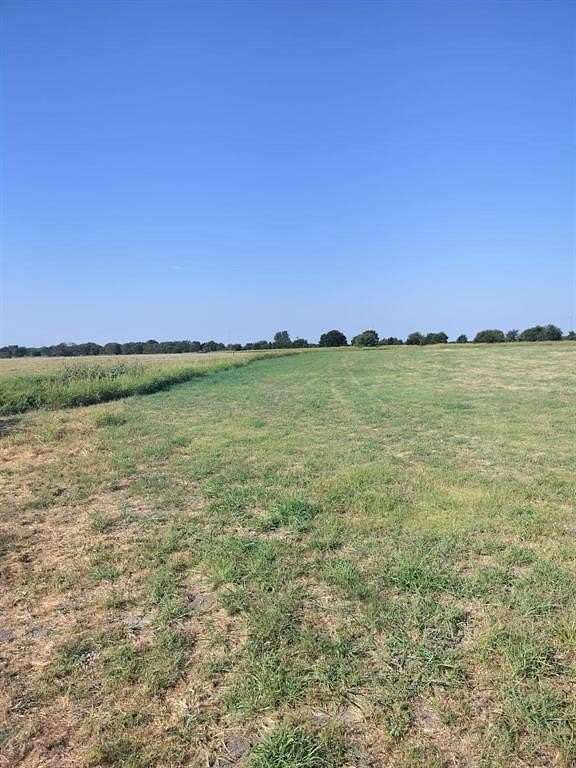 5 Acres of Residential Land for Sale in Itasca, Texas