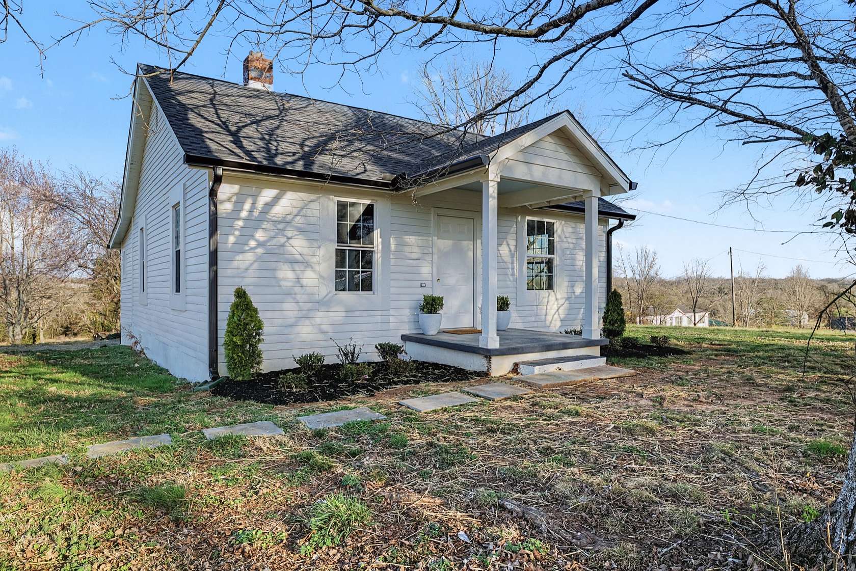 5.4 Acres of Land with Home for Sale in Columbia, Tennessee