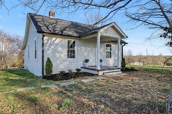 5.4 Acres of Land with Home for Sale in Columbia, Tennessee