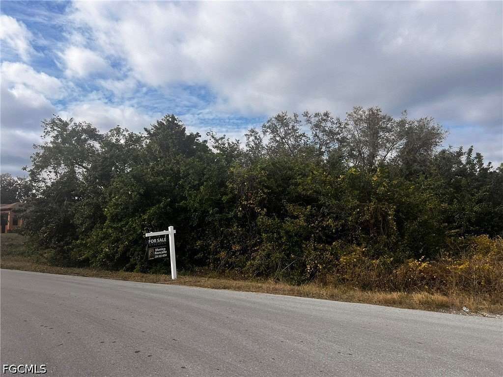 0.25 Acres of Residential Land for Sale in Lehigh Acres, Florida