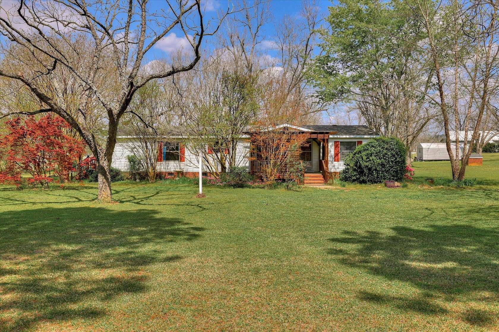 1.52 Acres of Land with Home for Sale in Waynesboro, Georgia