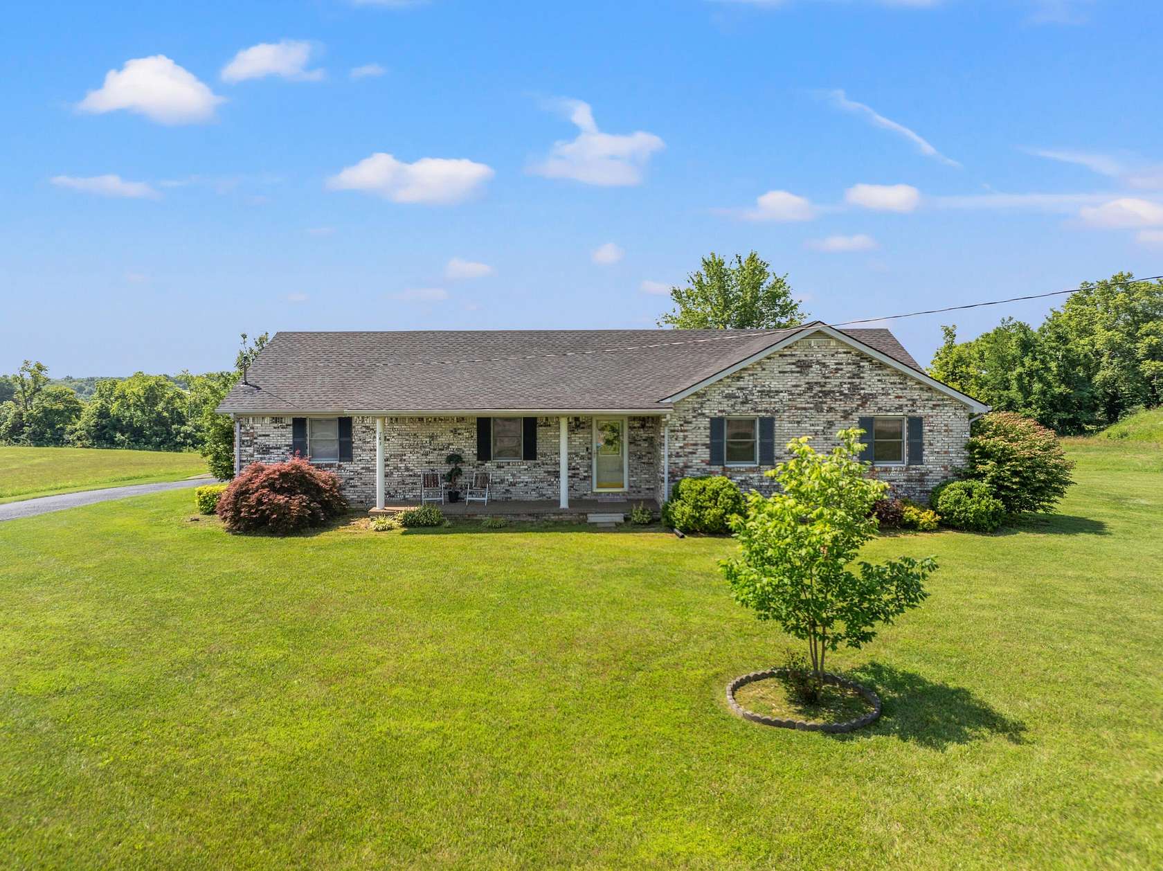 8.52 Acres of Land with Home for Sale in Springfield, Kentucky