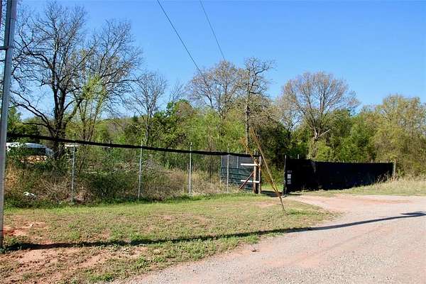 2.5 Acres of Land with Home for Sale in Norman, Oklahoma