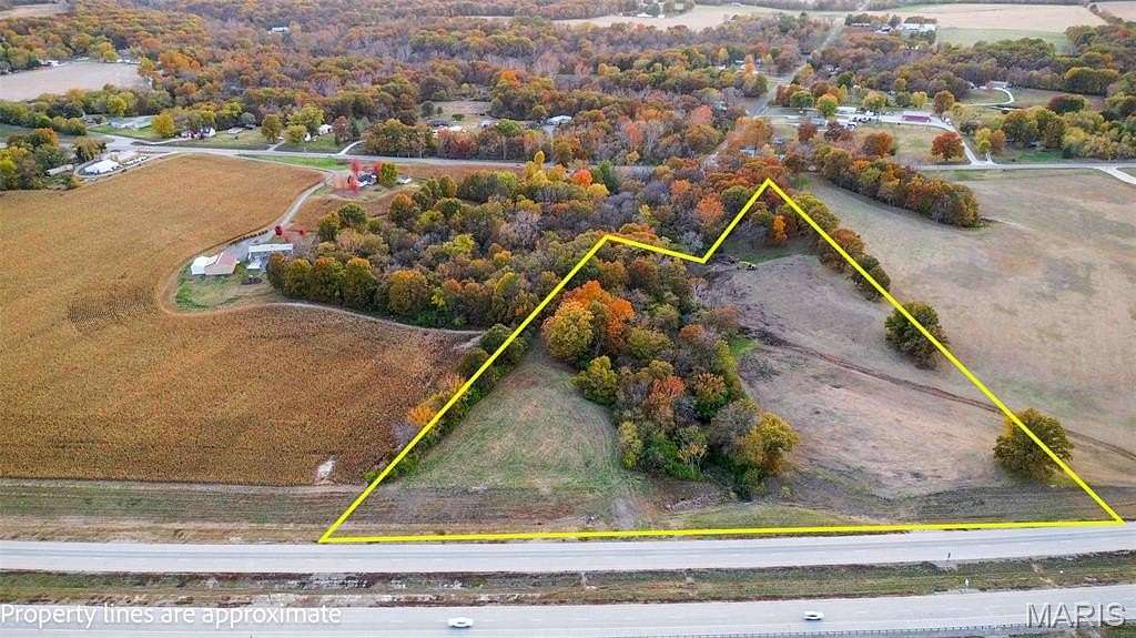 9 Acres of Mixed-Use Land for Sale in Jerseyville, Illinois