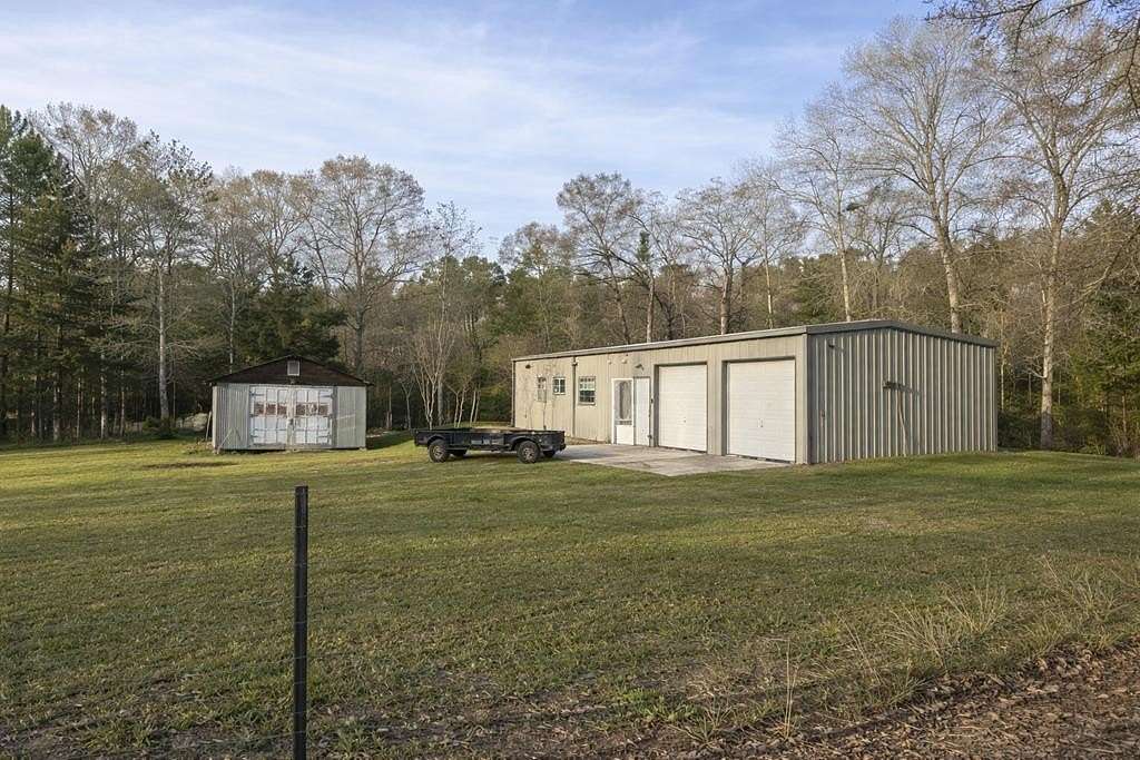 4.13 Acres of Land with Home for Sale in Lufkin, Texas
