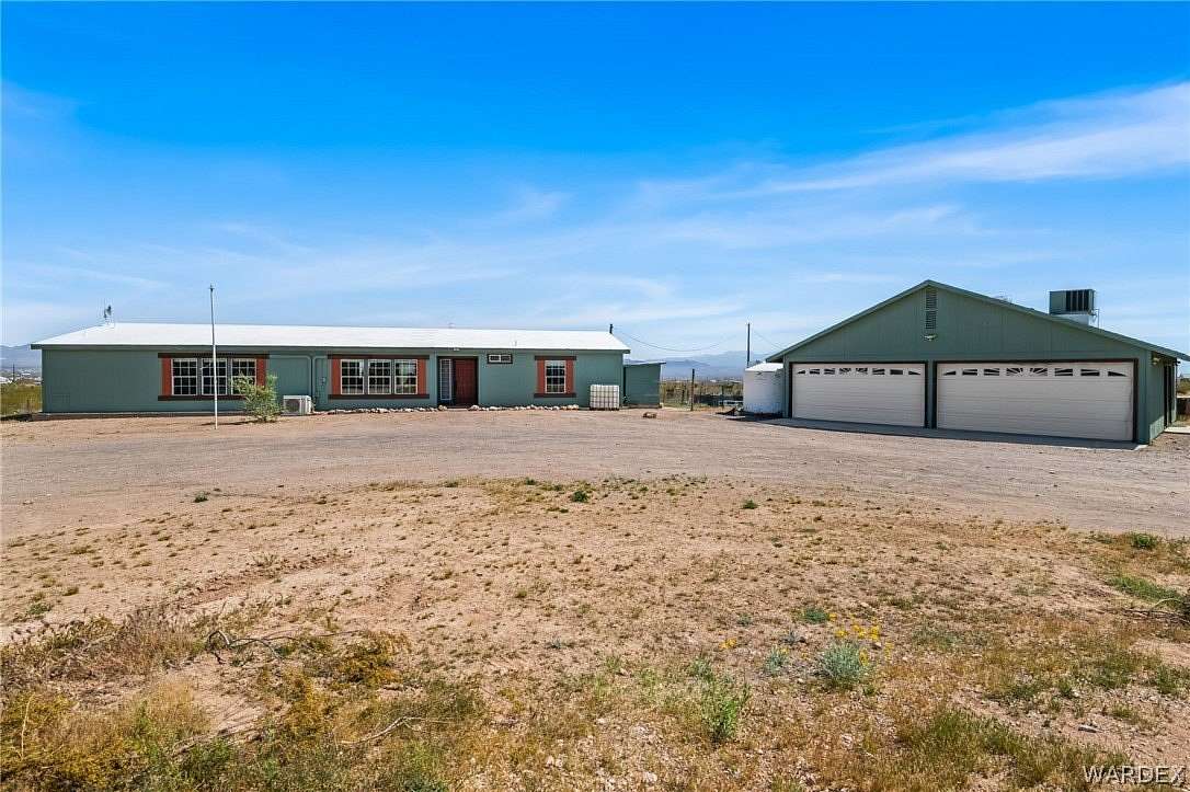 2.35 Acres of Land with Home for Sale in Golden Valley, Arizona