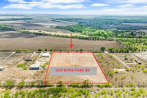 5 Acres of Residential Land for Sale in Luling, Texas