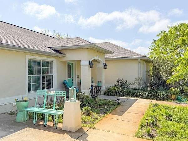 2.5 Acres of Land with Home for Sale in Trenton, Florida