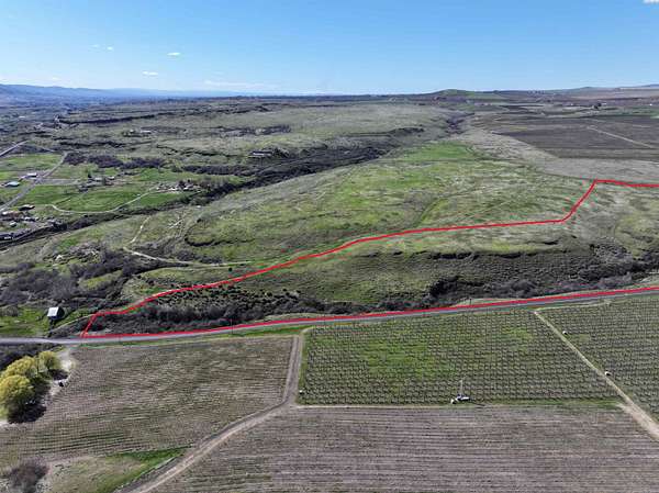 20.9 Acres of Agricultural & Residential Land for Sale in Benton City, Washington