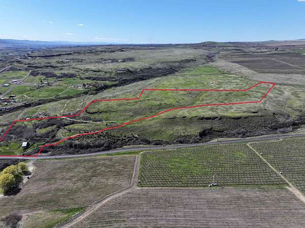 20.7 Acres of Agricultural & Residential Land for Sale in Benton City, Washington