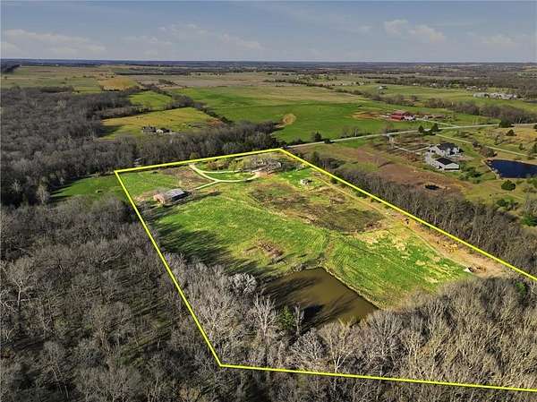18.4 Acres of Land with Home for Sale in Paola, Kansas