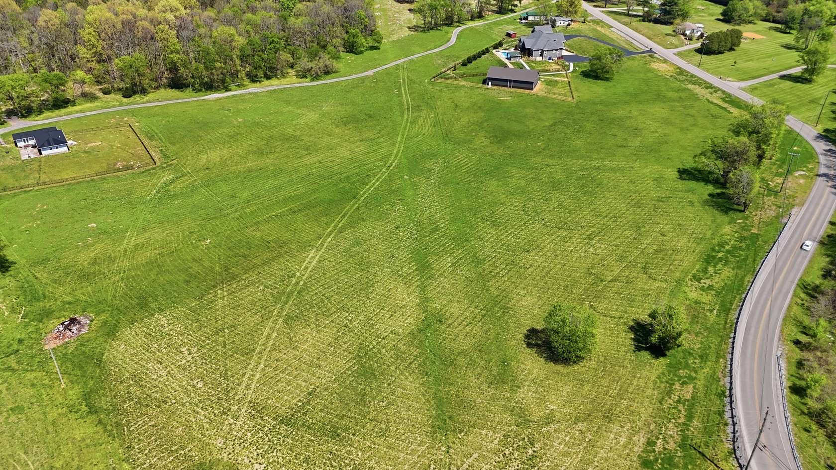 8.6 Acres of Land for Sale in Lebanon, Tennessee