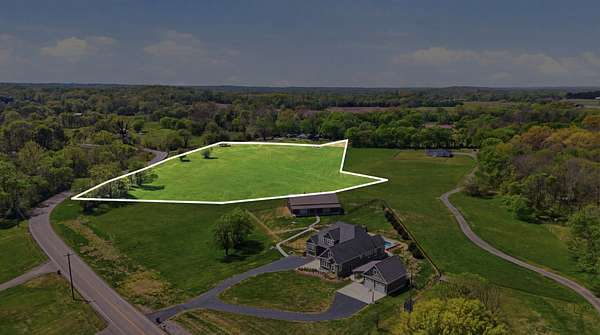 8.6 Acres of Land for Sale in Lebanon, Tennessee