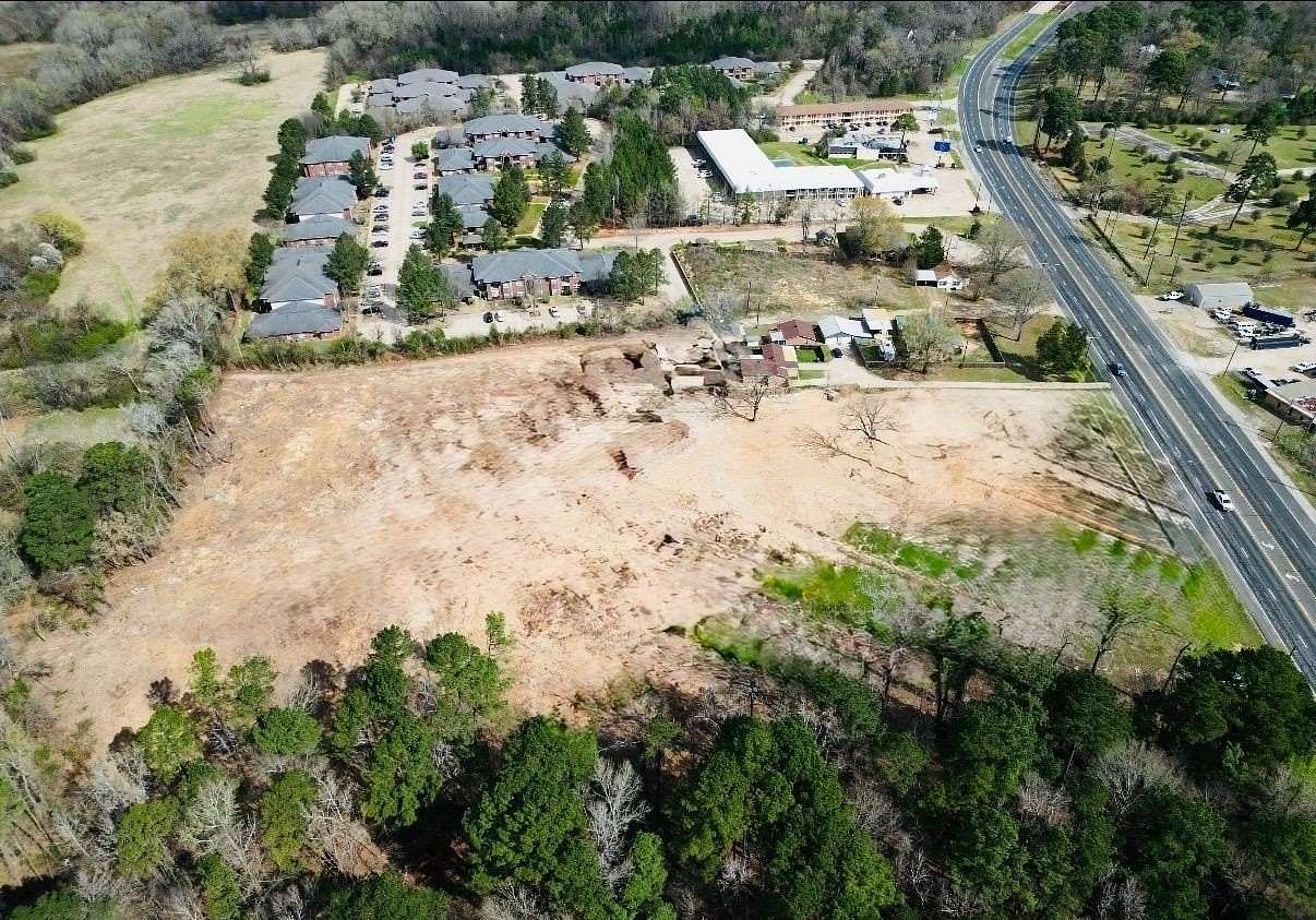 6 Acres of Mixed-Use Land for Sale in Kilgore, Texas