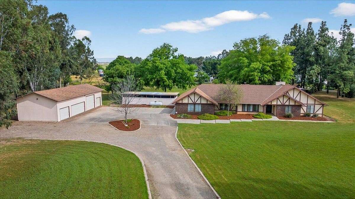 4.8 Acres of Land with Home for Sale in Clovis, California