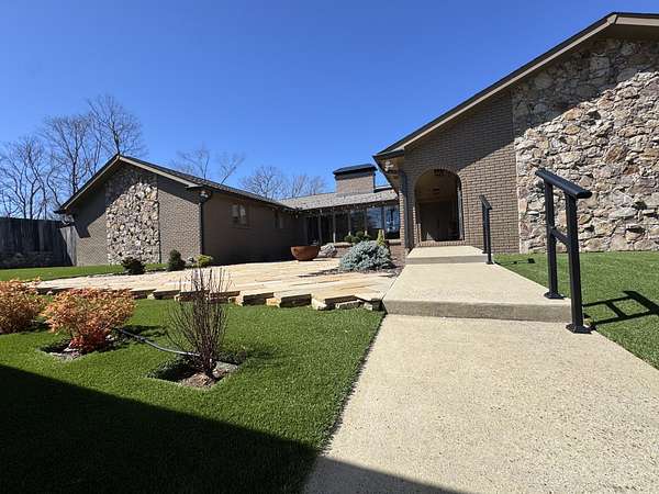 3.1 Acres of Land with Home for Sale in Franklin, Tennessee